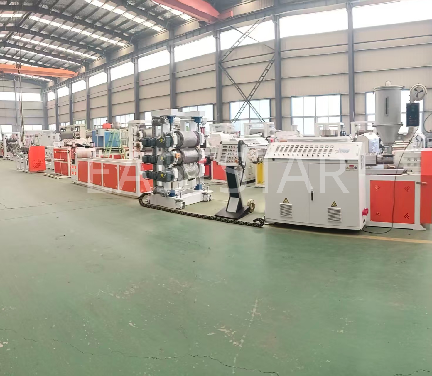 Cuireann EASTSTR Táirgeadh Bileog POK chun cinn le Líne Easbhrúite Ardfheidhmíochta Nuálaíoch